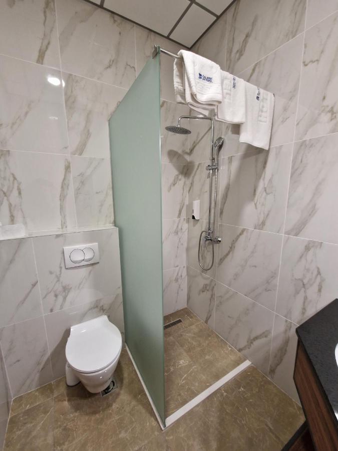 Motel Celebic Mitrovici  Zewnętrze zdjęcie